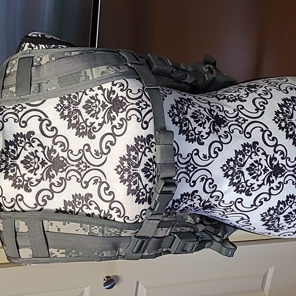 US Military Molle II Lightweight Load-Carrying Equipment Assault Pack - Picture 4 of 17